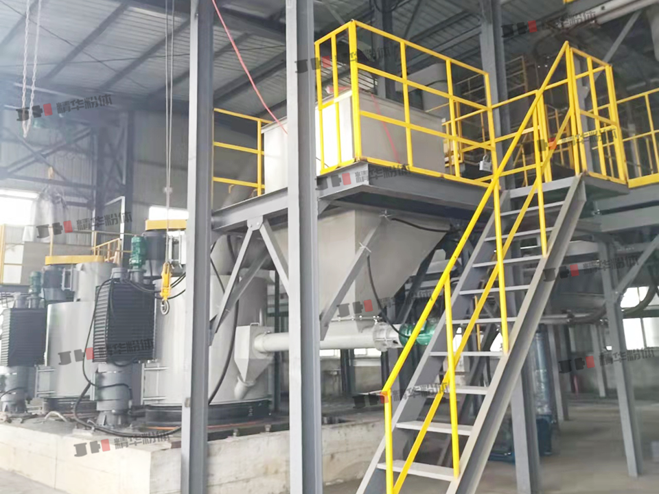 煅后焦輥壓磨--湖北某生產(chǎn)現(xiàn)場(chǎng)